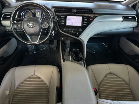 Used 2019 Toyota Camry SE FWD image 12