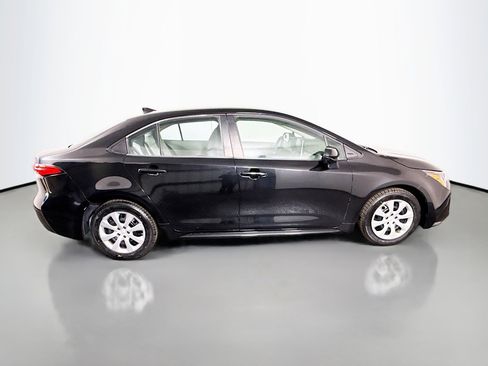 Used 2020 Toyota Corolla LE image 11
