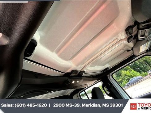 Used 2025 Jeep Gladiator Mojave image 16