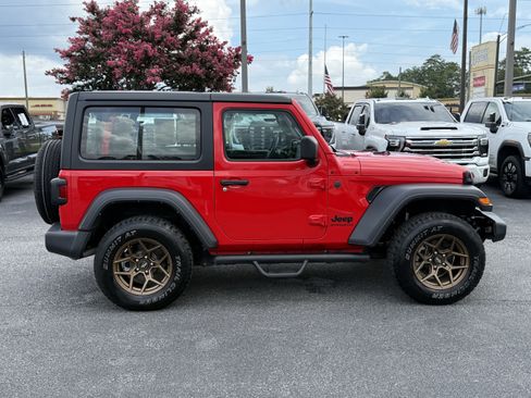 Used 2024 Jeep Wrangler Sport AWD/4WD image 11