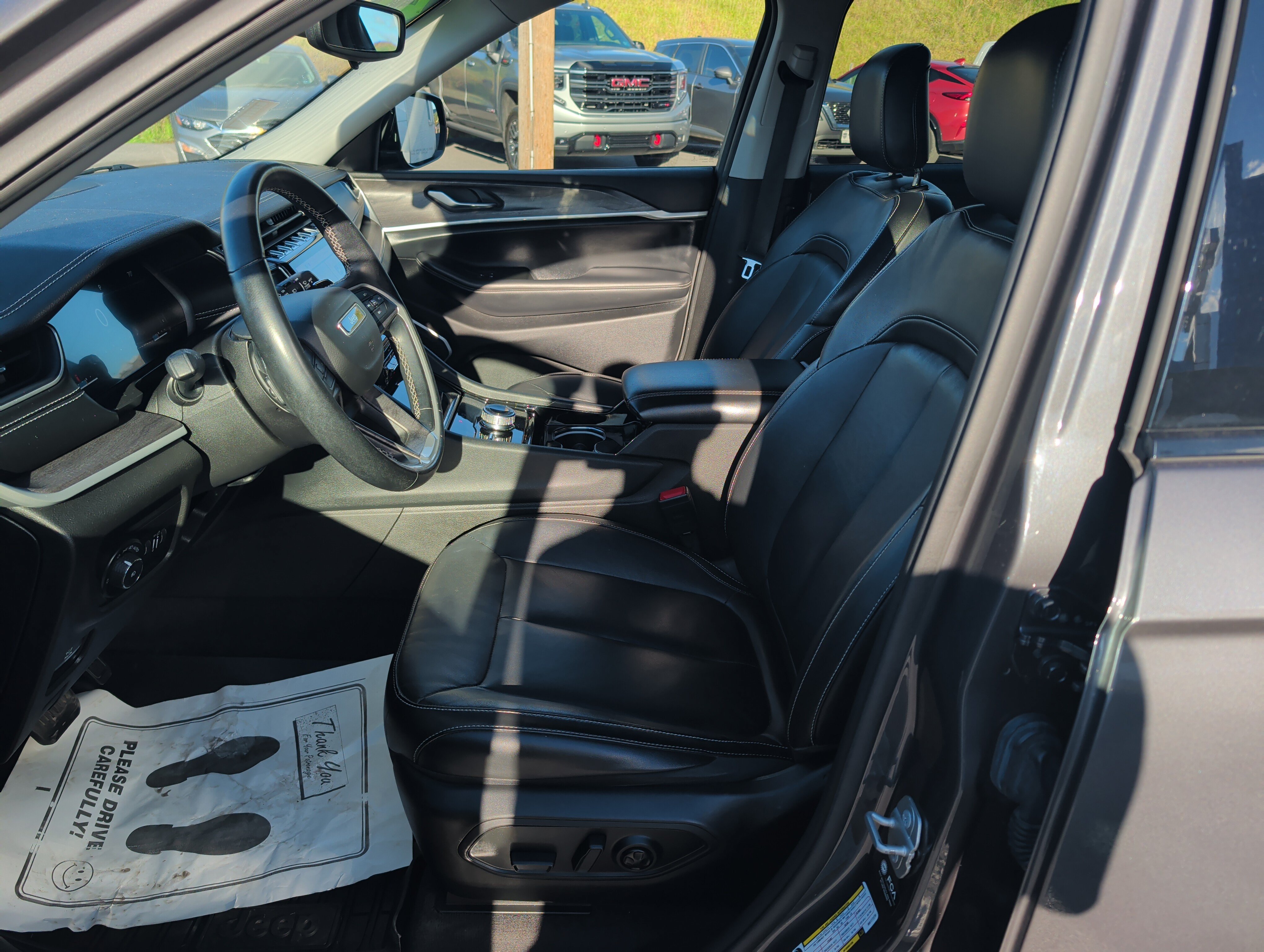 Used 2021 Jeep Grand Cherokee L Limited AWD/4WD image 12