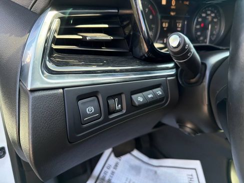 Used 2022 Cadillac XT5 Premium Luxury w/ Technology Package FWD image 19