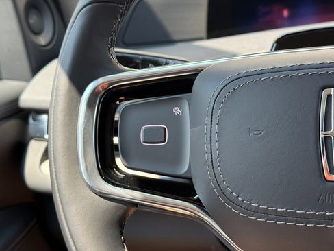 New 2027 Lincoln Navigator L Premier AWD/4WD image 22