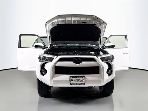 Used 2019 Toyota 4Runner SR5 image 19