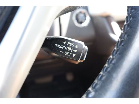 Used 2019 Toyota Highlander XLE AWD/4WD image 39