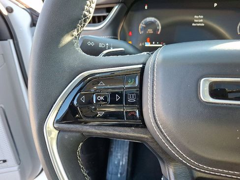 Certified 2023 Jeep Grand Cherokee Overland image 17