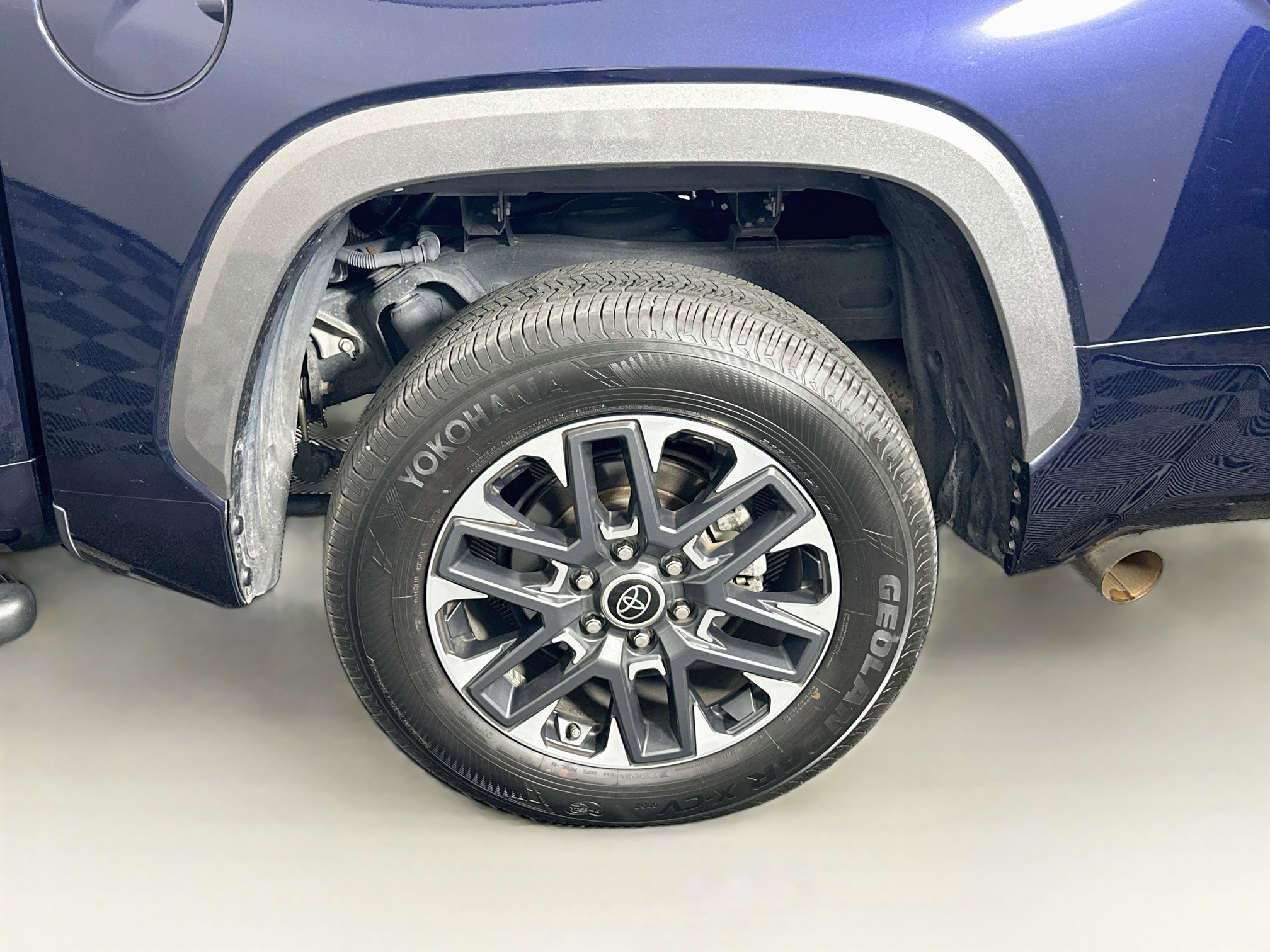 Used 2024 Toyota Tundra Limited w/ Power Package AWD/4WD image 11