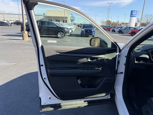 Used 2025 Honda CR-V Sport image 19