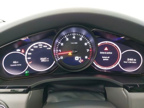 Certified 2023 Porsche Cayenne Platinum Edition image 21