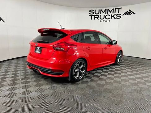 Used 2017 Ford Focus ST FWD image 5