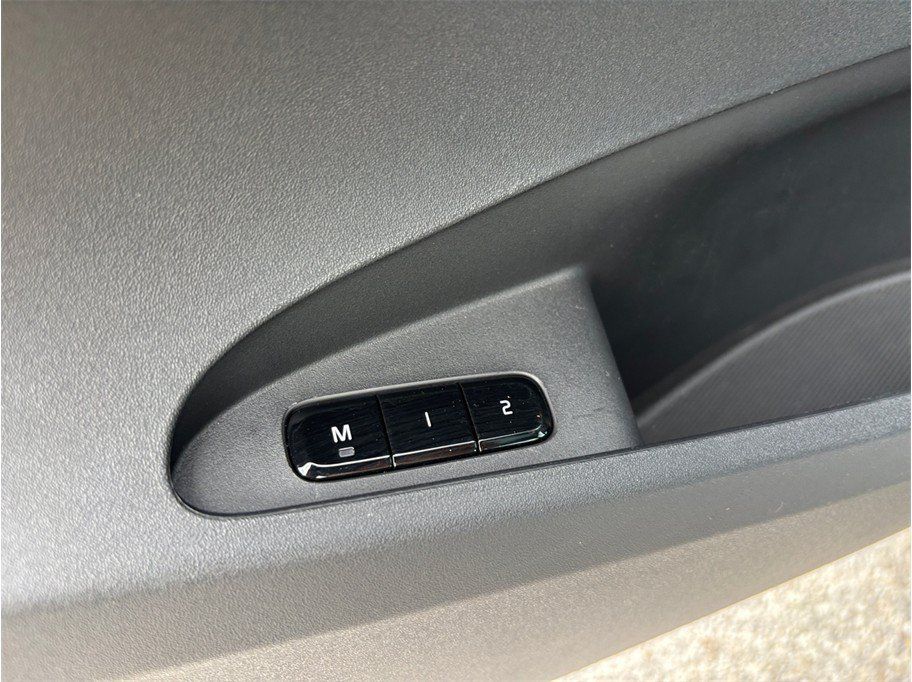 Used 2022 Polestar Polestar 2 w/ Plus Package AWD/4WD image 23