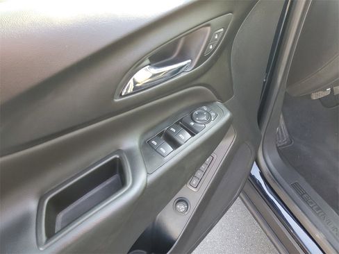 Used 2021 Chevrolet Equinox LT image 13