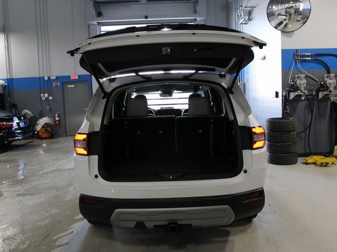 Used 2025 Honda Pilot EX-L image 50