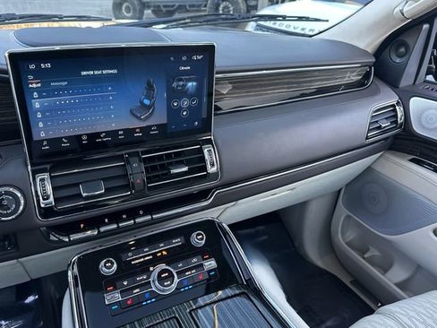 Used 2023 Lincoln Navigator Black Label image 19