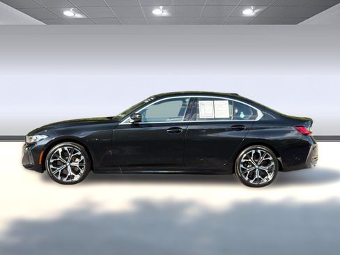 Certified 2026 BMW 330i Sedan RWD image 2