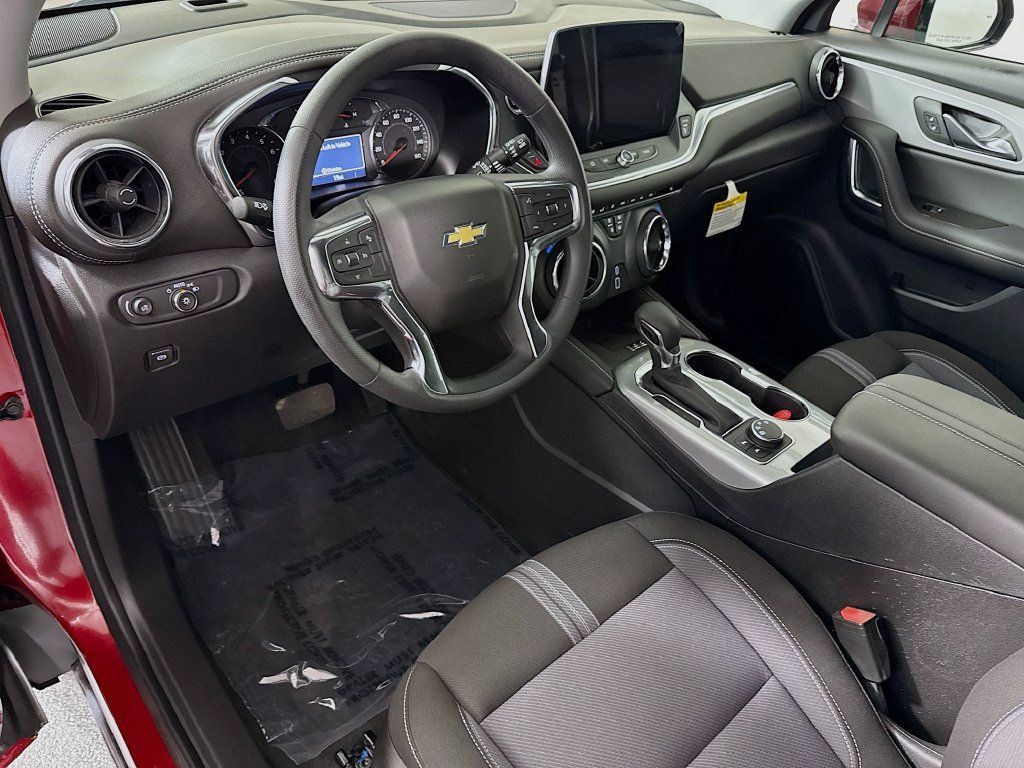Used 2026 Chevrolet Blazer LT w/ Convenience Package AWD/4WD image 22