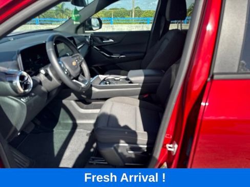 Used 2026 Chevrolet Equinox LT FWD image 2
