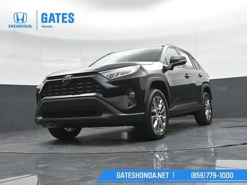 Used 2019 Toyota RAV4 XLE Premium w/ Cold Weather Package AWD/4WD image 41