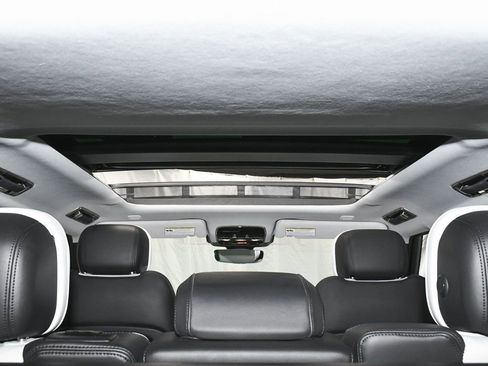 Used 2023 Land Rover Range Rover Sport SE Dynamic image 74