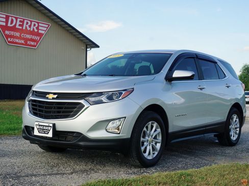 Used 2021 Chevrolet Equinox LT image 2