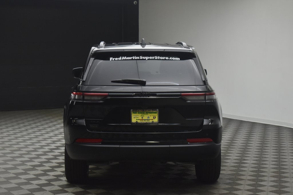 New 2027 Jeep Grand Cherokee Laredo X AWD/4WD image 11