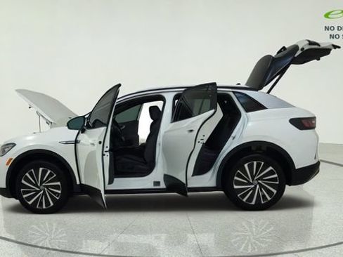 Used 2023 Volkswagen ID.4 Pro S Plus AWD/4WD image 12