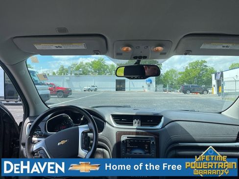 Used 2017 Chevrolet Traverse LT AWD/4WD image 19