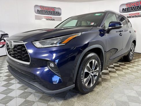 Used 2021 Toyota Highlander XLE FWD image 8