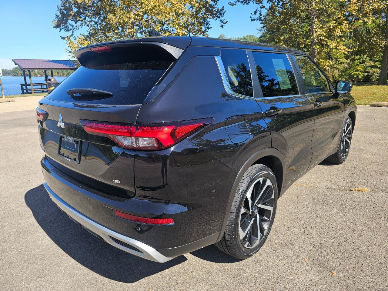 Used 2022 Mitsubishi Outlander SE AWD/4WD image 5