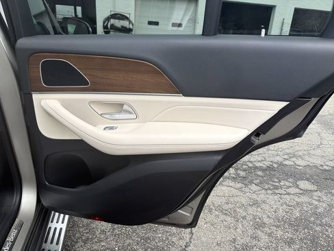Used 2021 Mercedes-Benz GLE 350 4MATIC image 4