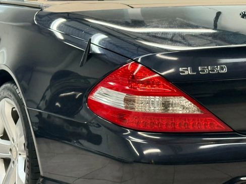 Used 2009 Mercedes-Benz SL 550 w/ Premium I Pkg image 12