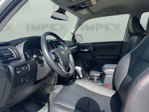 Used 2024 Toyota 4Runner TRD Off-Road Premium image 9