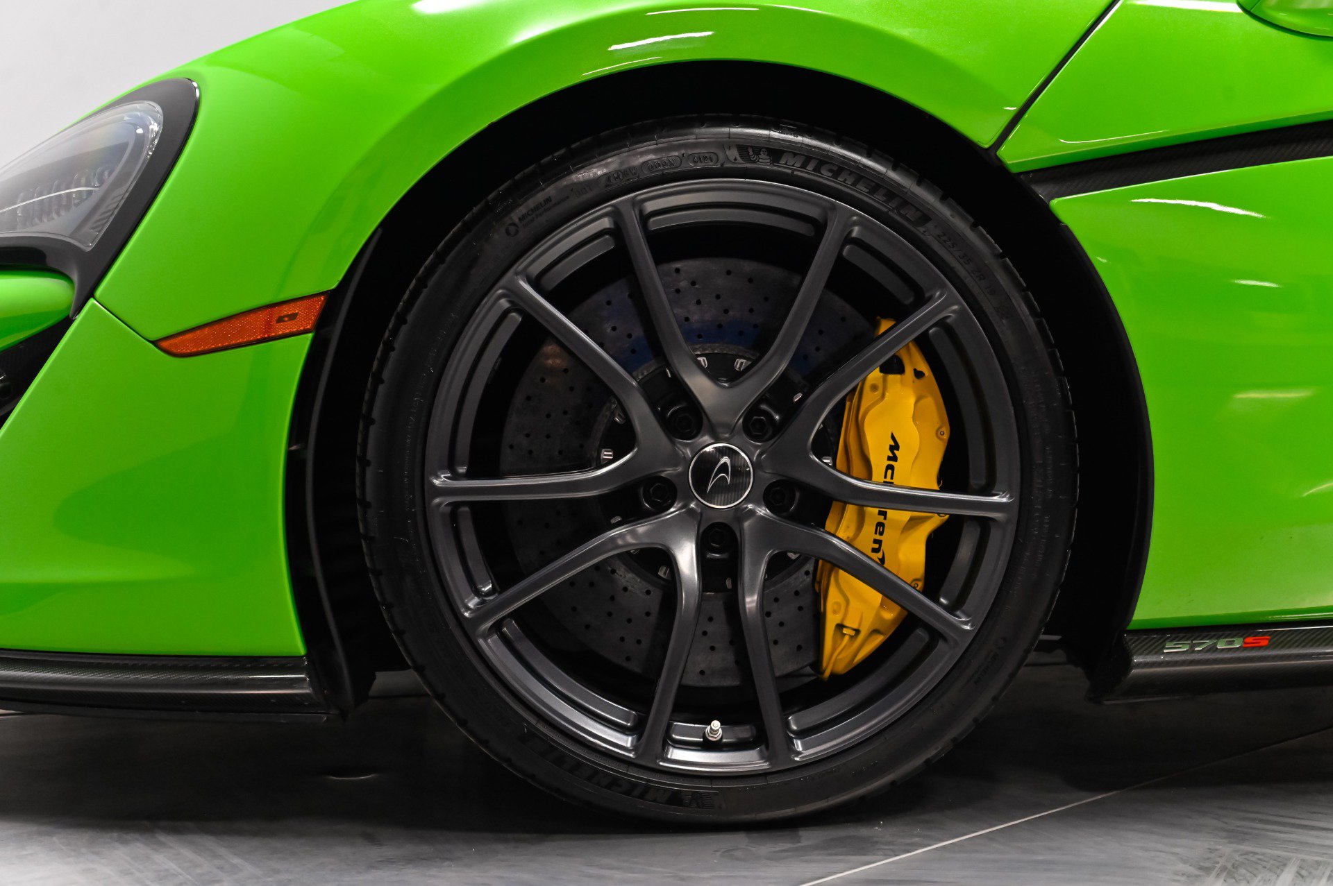 Used 2016 McLaren 570S Coupe RWD image 20