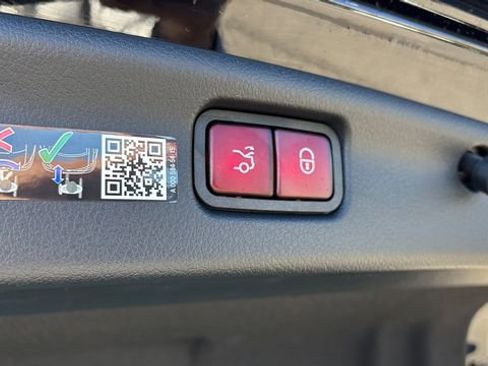 Used 2024 Mercedes-Benz C 300 C 300 image 37