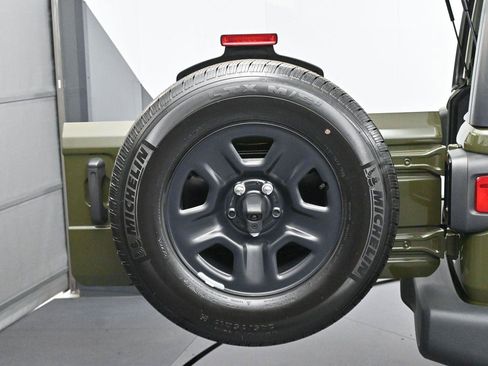 Used 2023 Jeep Wrangler Sport AWD/4WD image 31