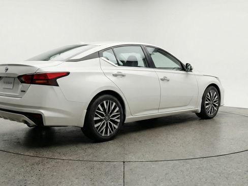 Used 2025 Nissan Altima 2.5 SV image 9