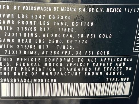 Used 2018 Volkswagen Tiguan SE w/ Panoramic Sunroof Package image 39