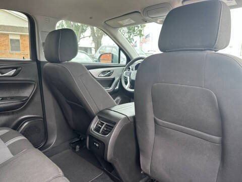 Used 2025 Chevrolet Blazer LT FWD image 23