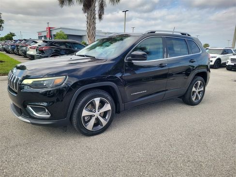 Used 2019 Jeep Cherokee Limited image 8