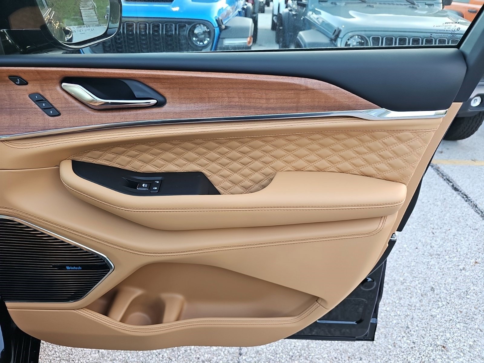 New 2027 Jeep Grand Cherokee Summit AWD/4WD image 14