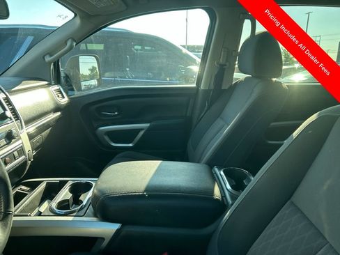 Used 2021 Nissan Titan SV w/ SV Convenience Package AWD/4WD image 11