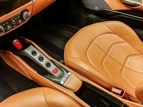 Certified 2018 Ferrari 488 GTB RWD image 13
