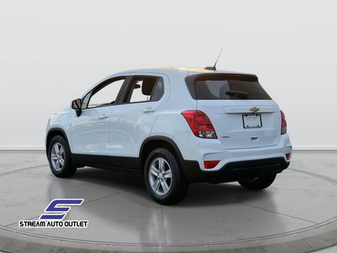 Used 2021 Chevrolet Trax LS w/ Tint and Cruise Package image 6