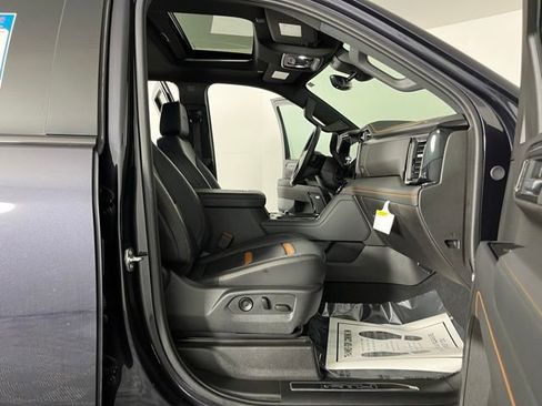 Used 2025 GMC Sierra 2500 AT4 w/ AT4 Premium Plus Package AWD/4WD image 38