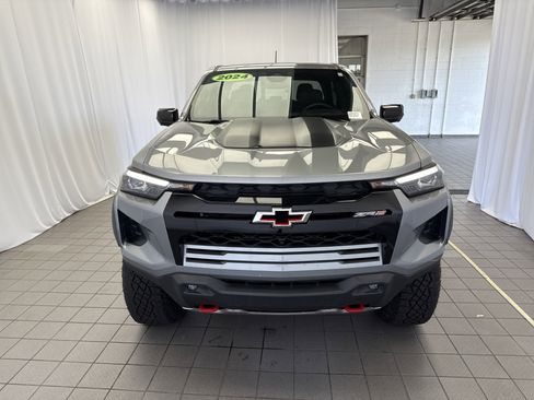 Used 2024 Chevrolet Colorado ZR2 w/ ZR2 Convenience Package III image 2