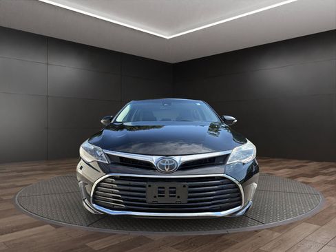 Used 2017 Toyota Avalon XLE Premium w/ All Weather Liner Package FWD image 3