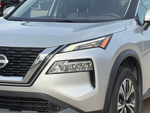 Used 2023 Nissan Rogue SV image 4