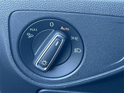 Used 2023 Volkswagen Atlas SE w/ Panoramic Sunroof Package image 27