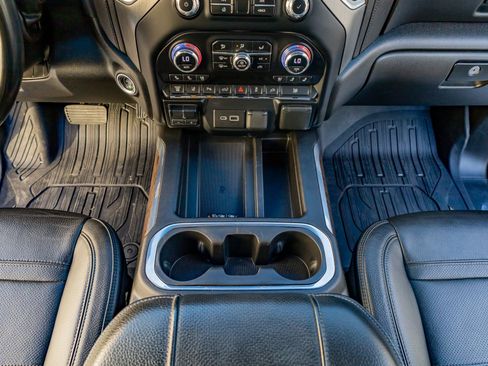 Used 2023 GMC Sierra 3500 Denali image 28