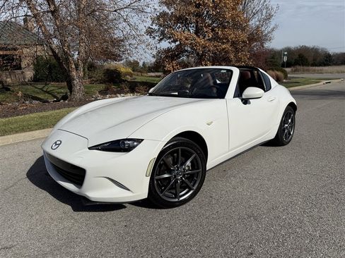 Used 2019 MAZDA MX-5 Miata RF Grand Touring image 16